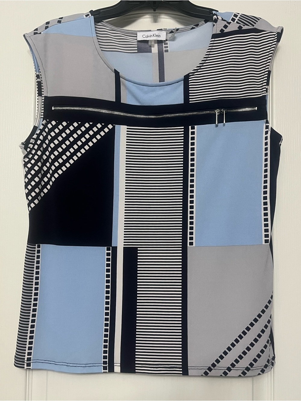 Calvin Klein Sleeveless Geometric Print Top in Light Blue, Gray & Black